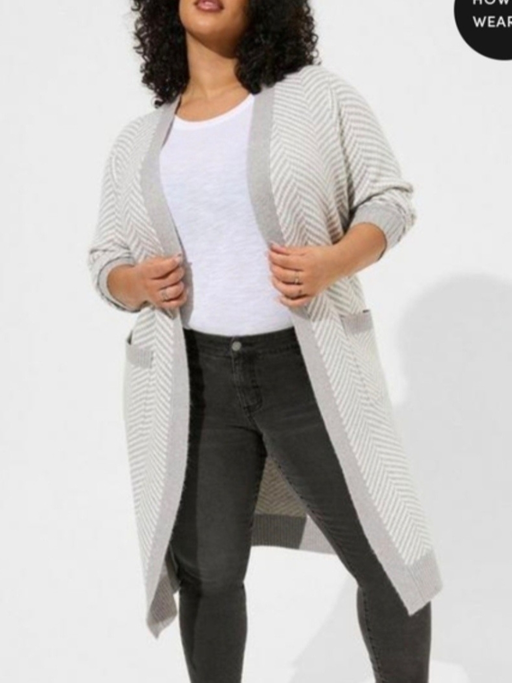 Torrid Sz 1  Light Gray Chevron Open-Front Cardigan